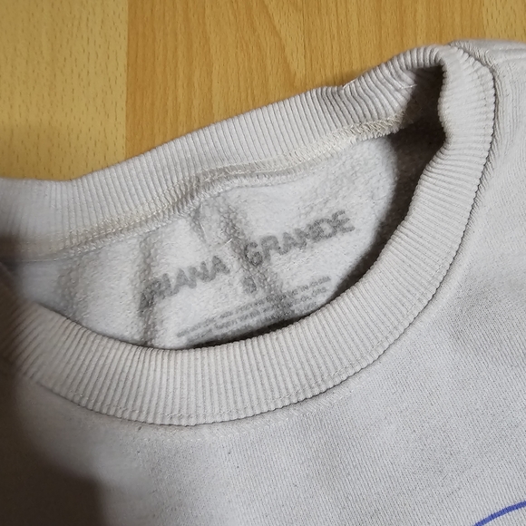 Ariana grande merch sweater, size s - Picture 2 of 2